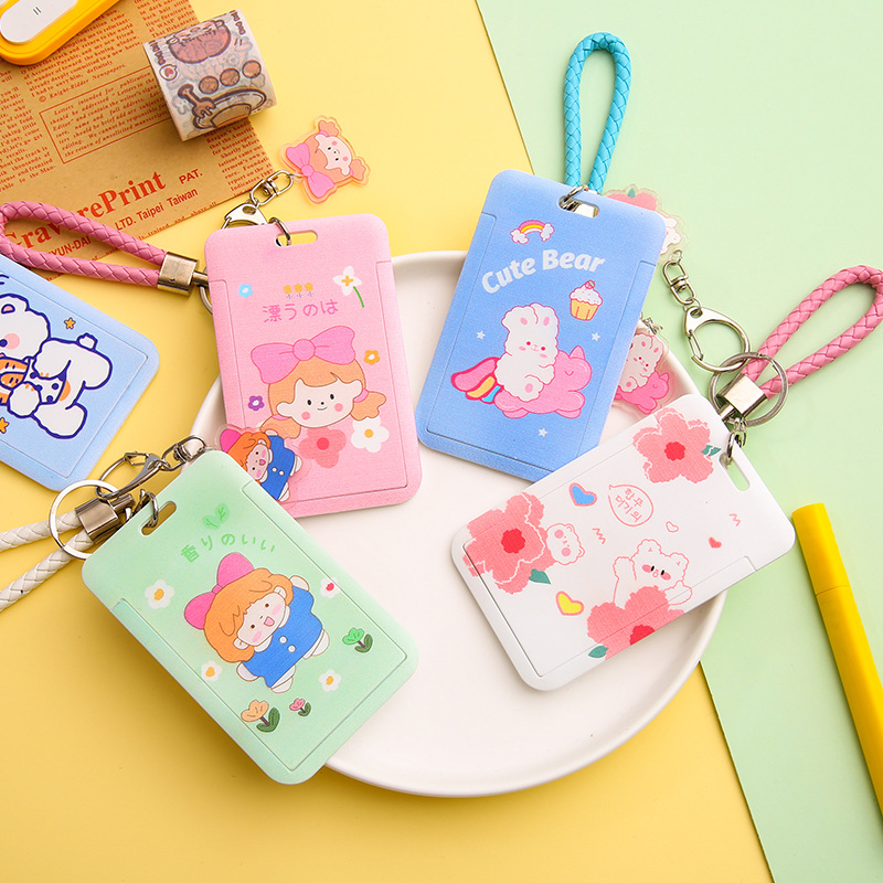 THẺ NHỰA ĐỰNG BẢNG TÊN, CARD HOẠ TIẾT HOẠT HÌNH DỄ THƯƠNG CÓ DÂY TREO MÓC KHÓA