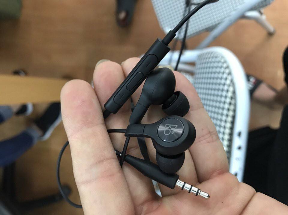 B&o earphones best sale lg v30