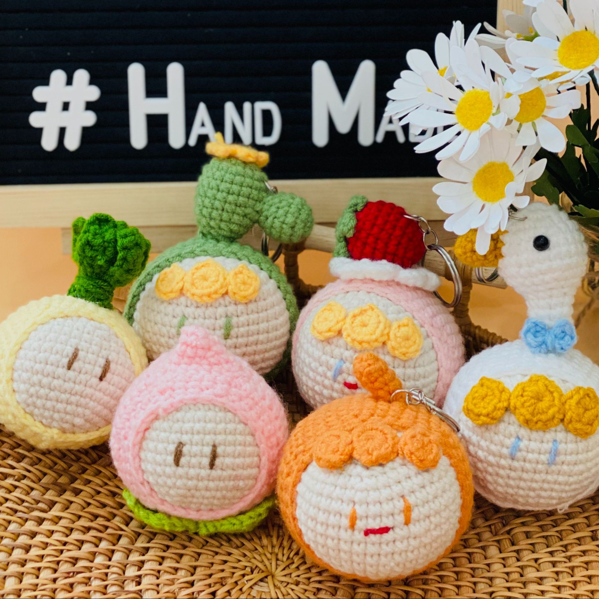 DIY gói nguyên liệu tự làm móc khoá len móc thú đầu tròn đội mũ nhồi bông amigurumi quà tặng handmade - LYLYCRAFT