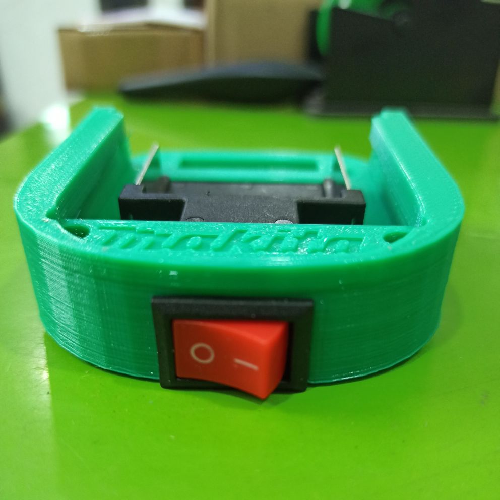 Đế pin Makita có công tắc