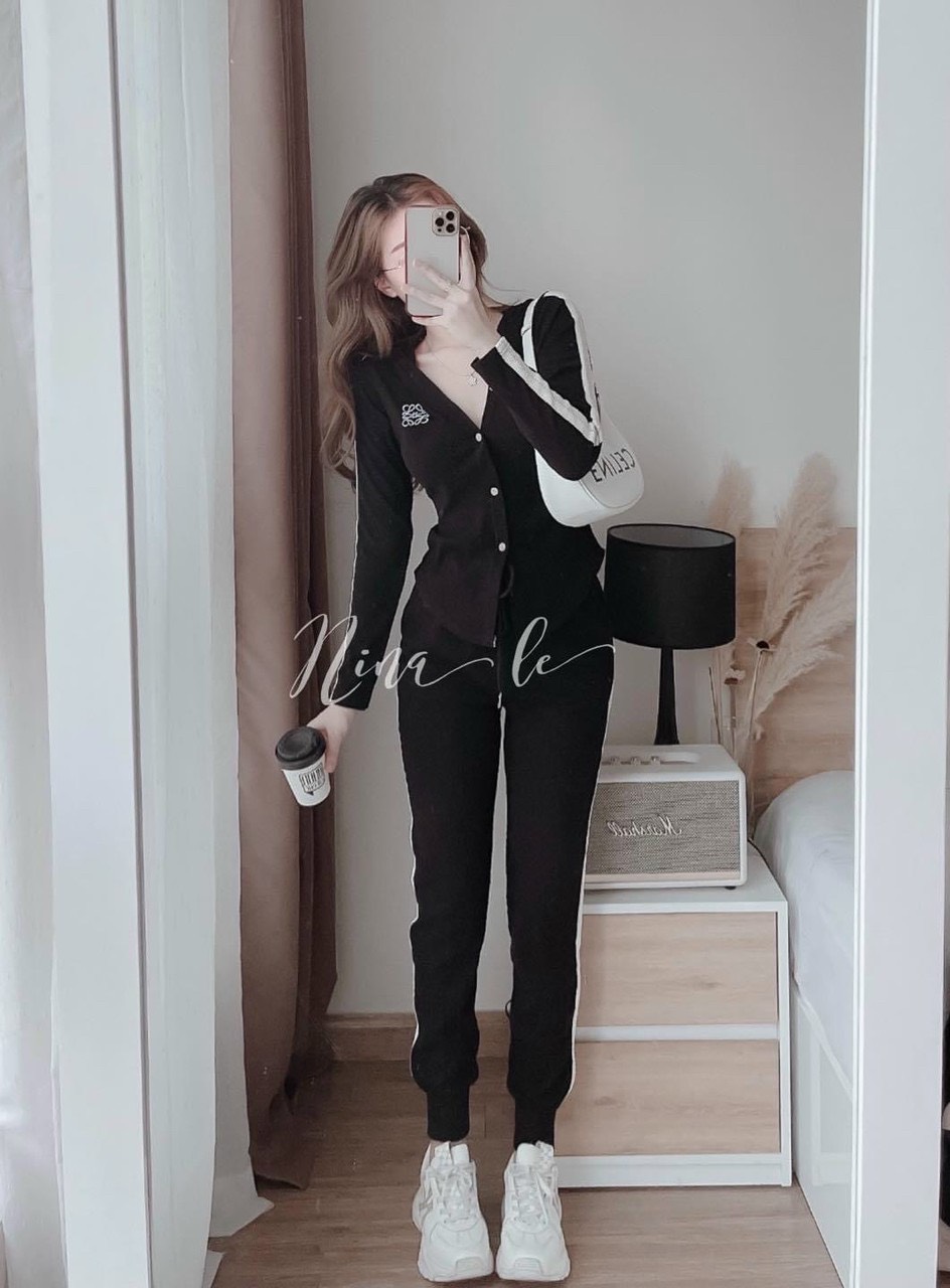 SET BỘ THUN GÂN ÁO CÀI NÚT TAY DÀI SỌC TRẮNG SO NÓN KÈM QUẦN DÀI TÔN DA TÔN DÁNG CHO CÁC NÀNG, SET BỘ THỂ THAO THUN GÂN CO GIÃN TỐT VỚI 3 MÀU CỰC SANG, SET BỘ THUN GÂN 2 MÓN THU ĐÔNG dx