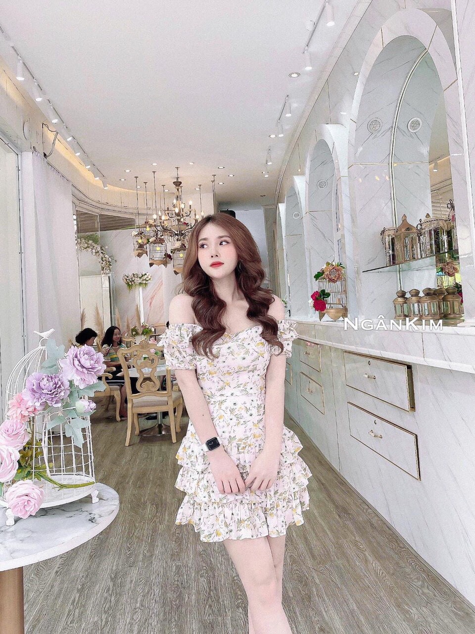 Đầm xòe trễ vai ba tầng họa tiết hoa nhí