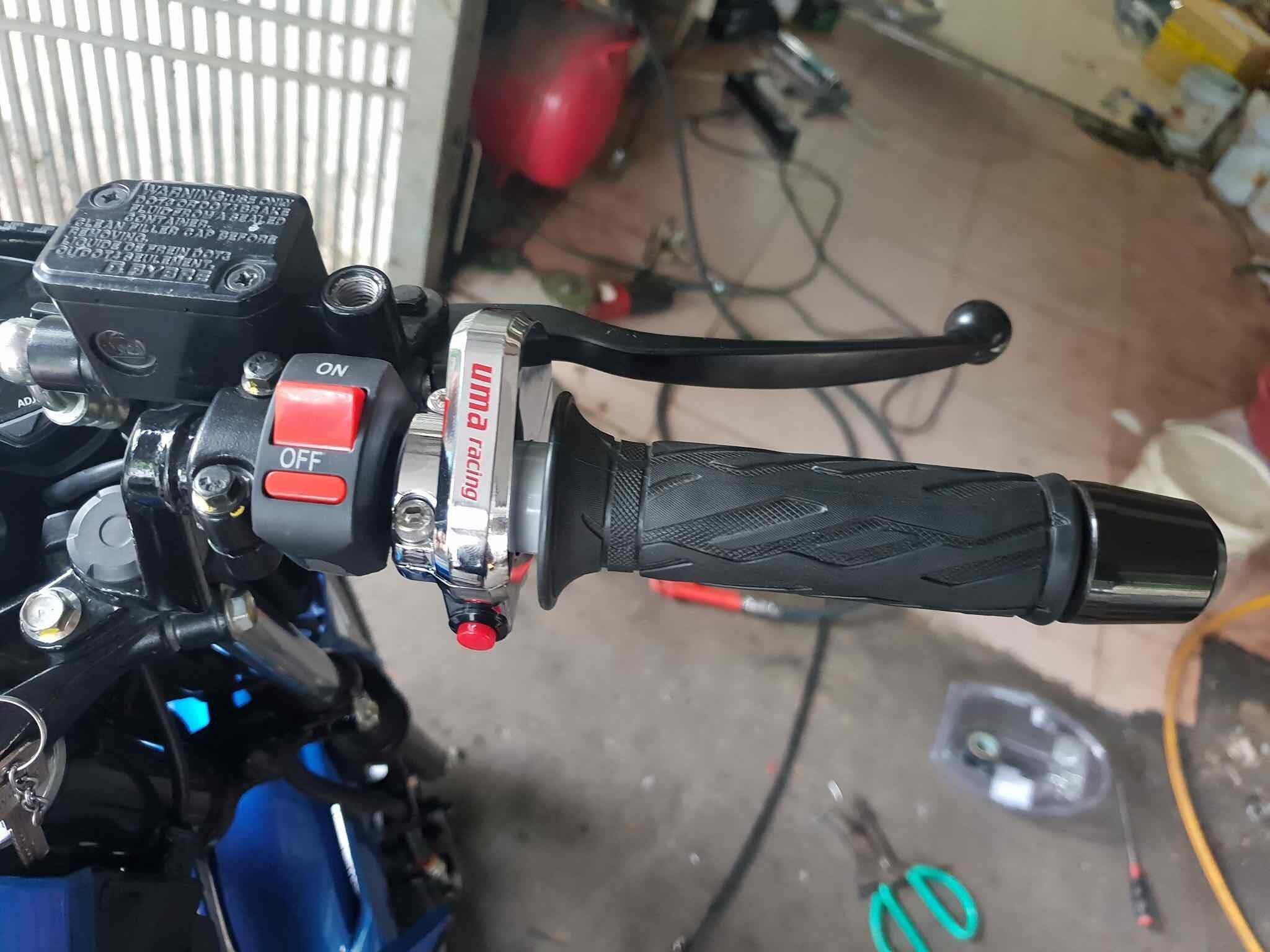 Cùm tăng tốc gắn tất cả loại xe