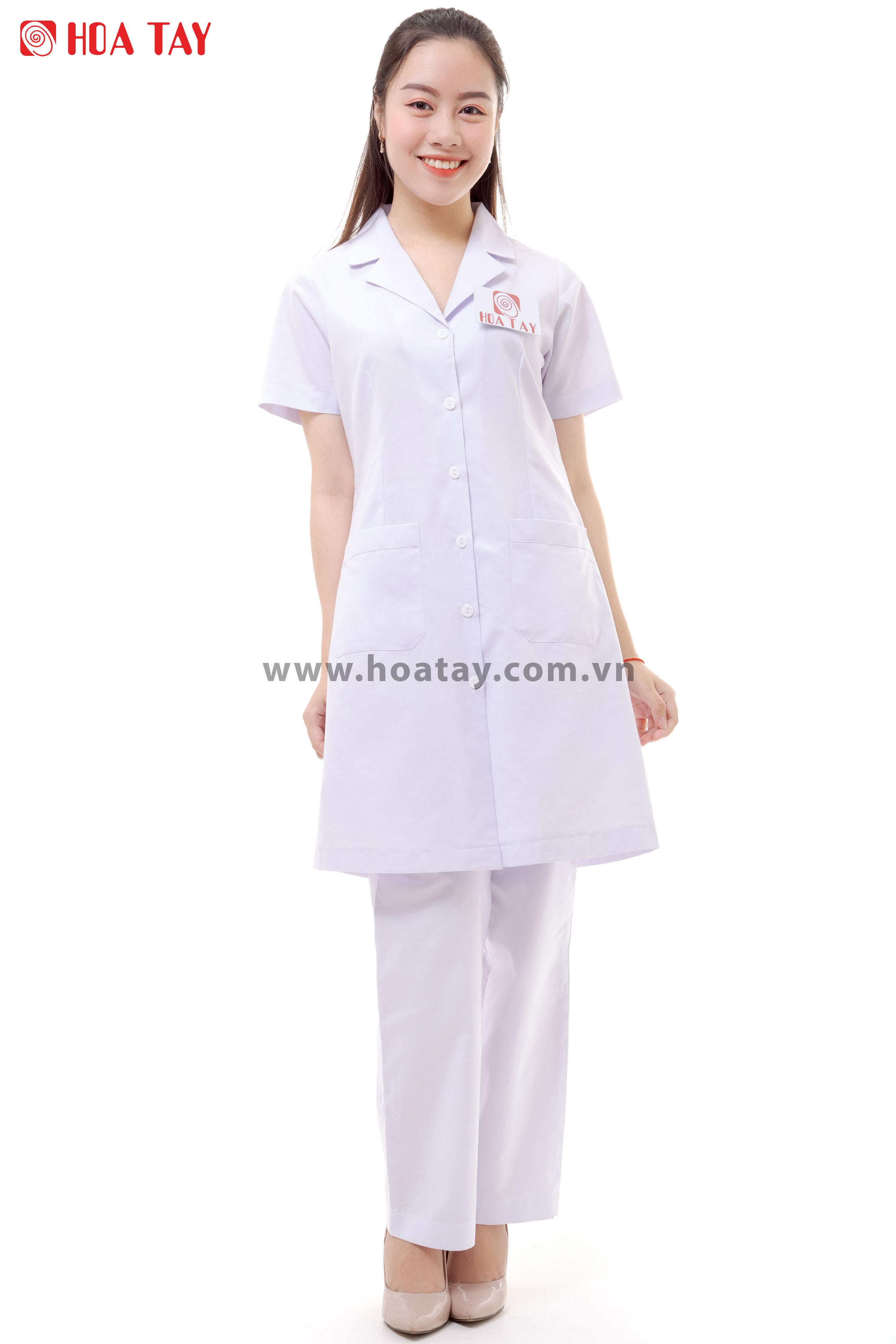 HOA TAY - Áo Bác Sĩ  Blouse Nữ Màu Trắng From Dài Tay Ngắn Vải Kate Ford