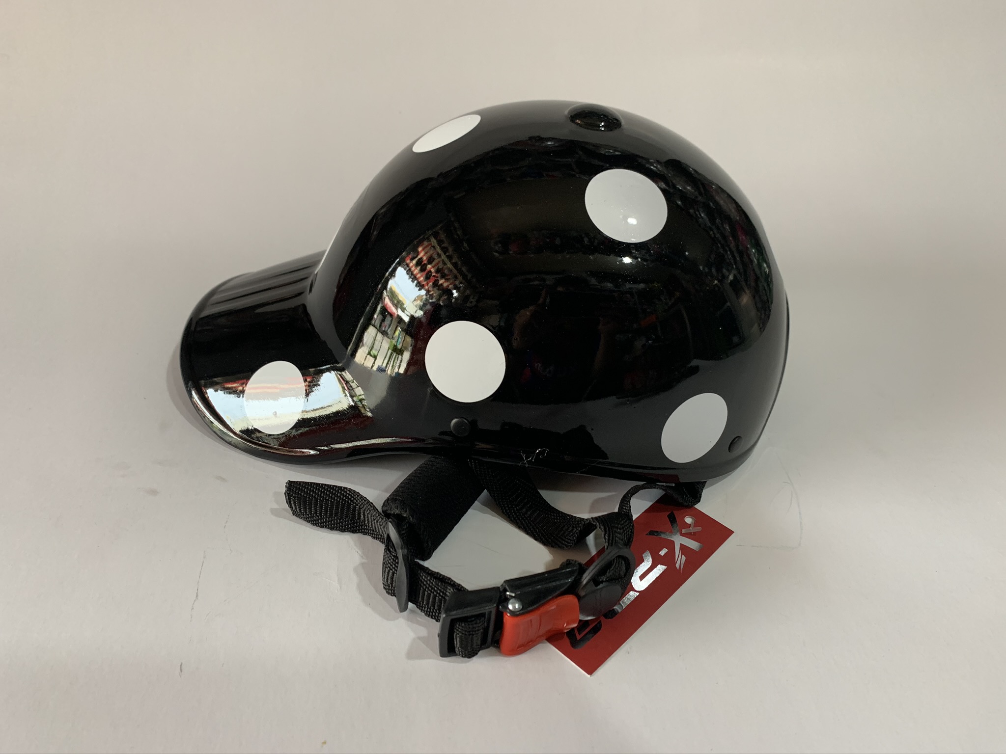 MŨ BẢO HIỂM KIỂU NÓN KẾT CHẤM BI-HÀNG CÔNG TY-HÌNH THẬT (ĐEN)