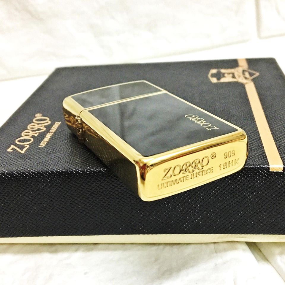 BẬT LỬA, HỘT QUẸT ZIPPO ZORRO ULTIMATE MÀU VÀNG ĐEN FULL BOX