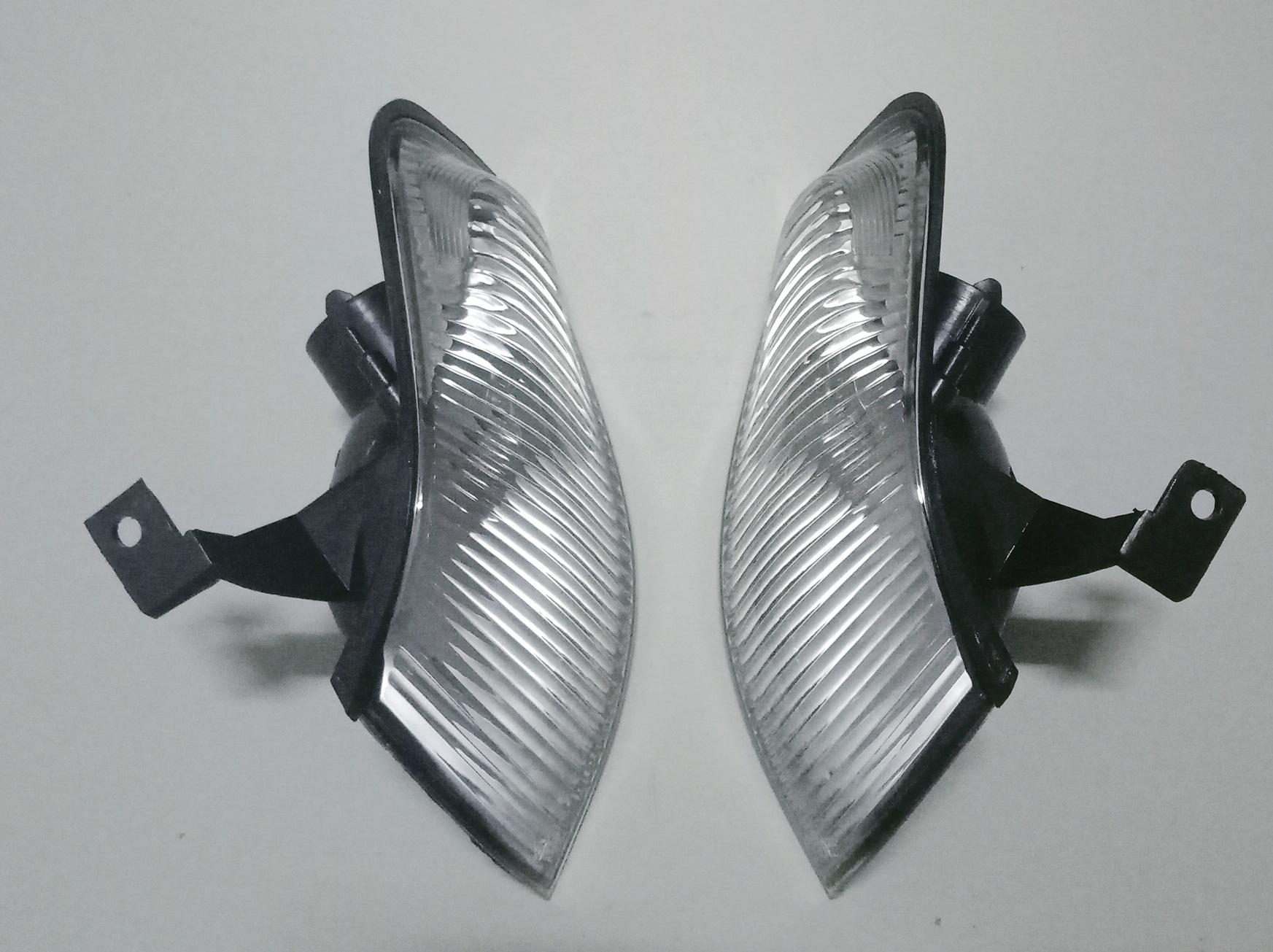 Đèn xi nhan Mazda 323 đời 1997-2000 -tặng vòng xoay hương hoa