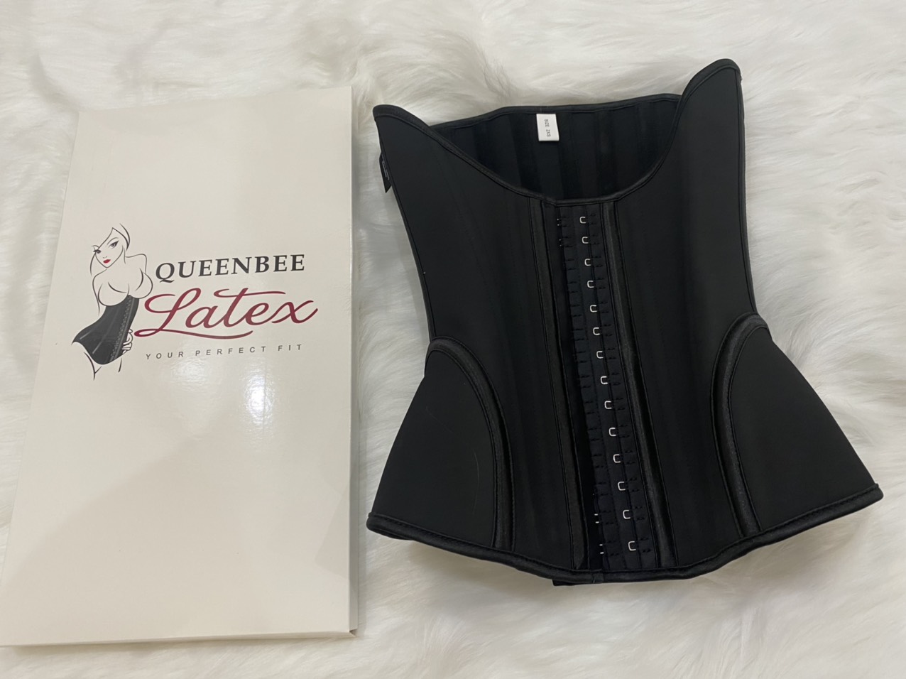 Đai nịt bụng latex che mỡ lưng