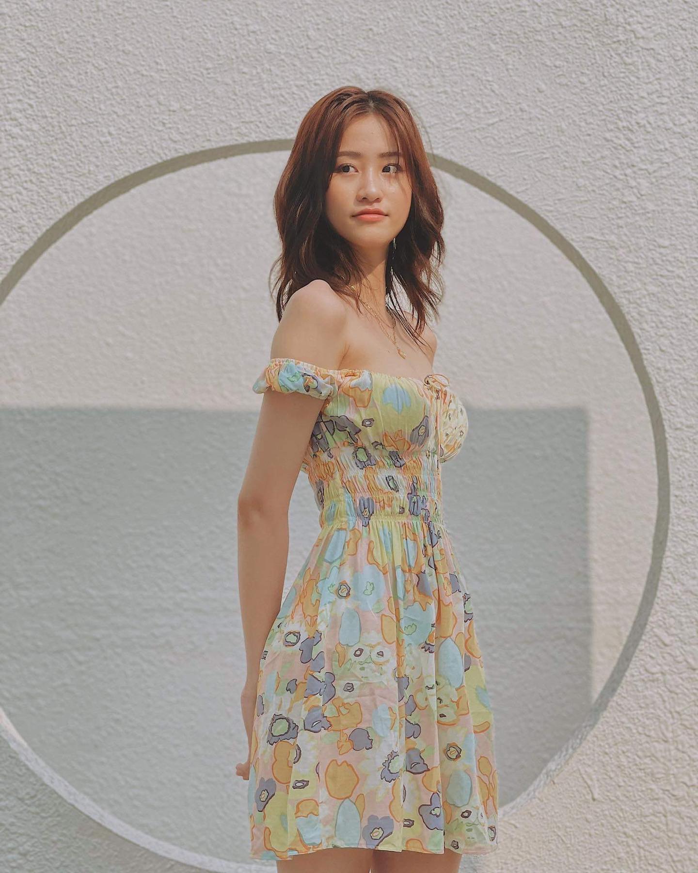 Đầm trễ vai nhúng eo