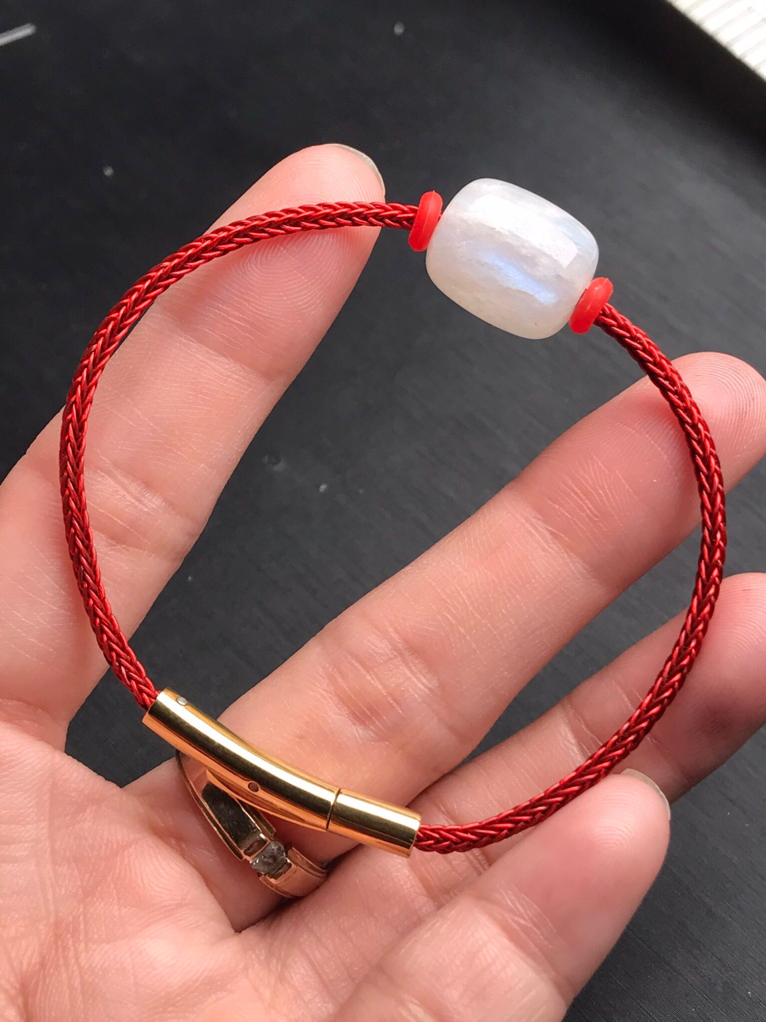 [FreeshipMAX] Vòng tay lu thống đá mặt trăng dây lõi thép 2 mm ko thấm nước chốt khoá đinh rất chắc chắn