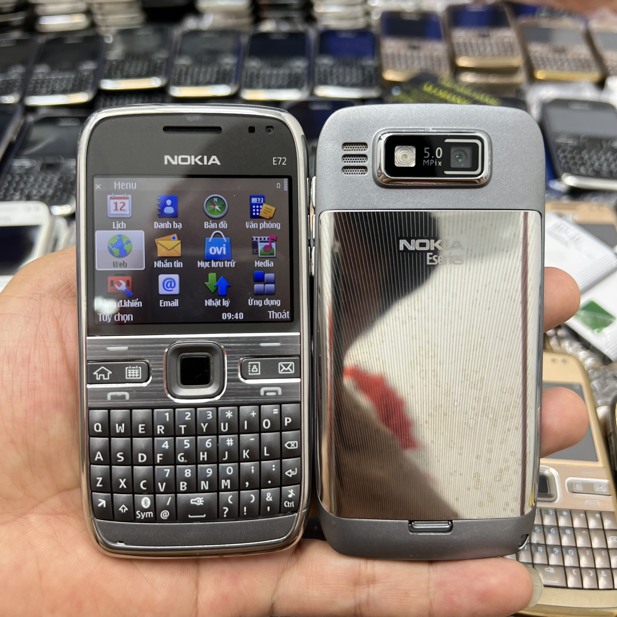 Điện thoại nokia e72 chính hãng có 3.5g có wifi chơi game java cực mạnh ổn định - bảo hành 1 năm