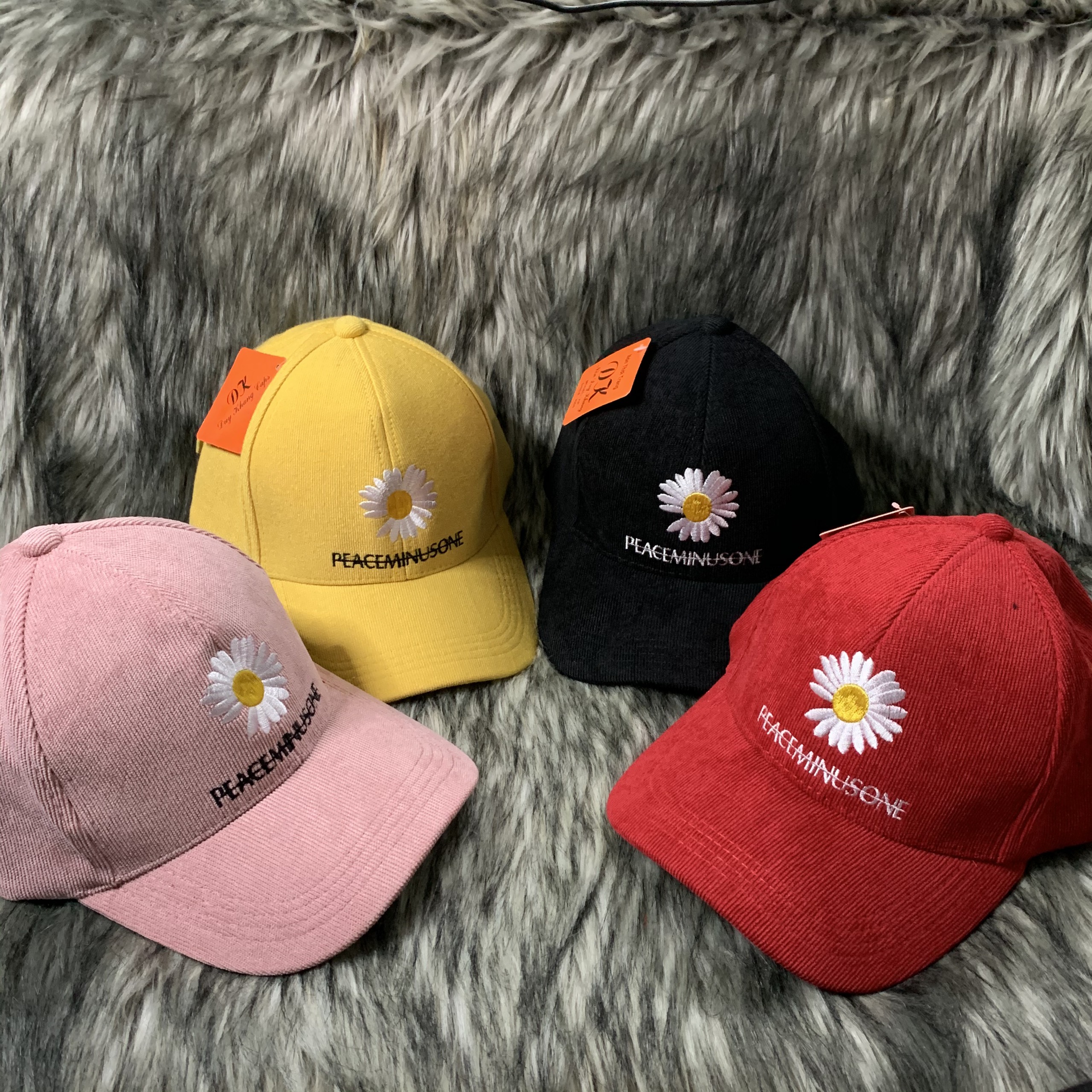 Nón Kết Ulzzang Vải Nhung Nỉ Thêu Bông Cúc Peaceminusone S024 [Ảnh Tự Chụp]