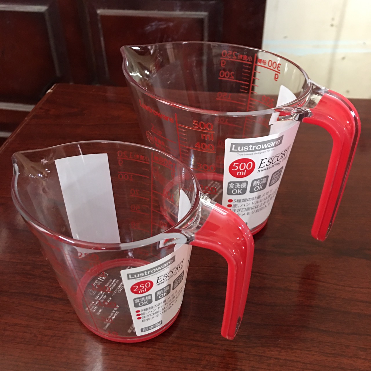 Ca đong thực phẩm chia vạch 500ml, 250ml Lustroware sản xuất tại Nhật Bản, nhưa AS chịu nhiệt cao, an toàn cho sức khỏe