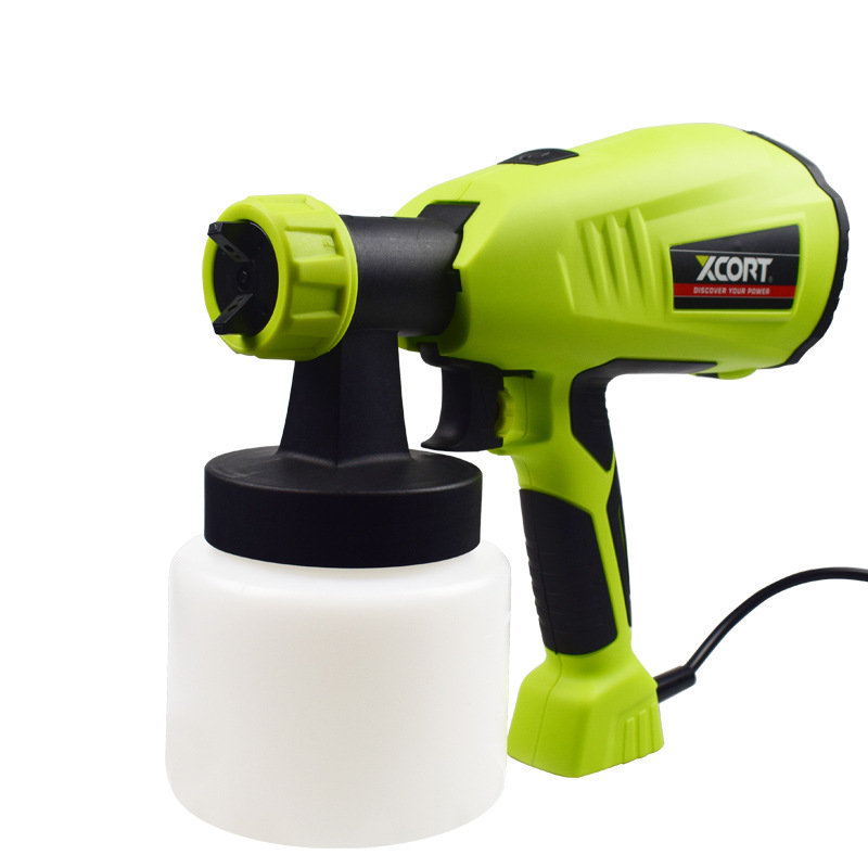 Máy phun sơn dầu-Máy phun sơn dùng điện Xcort 500W, là dụng cụ chuyên dùng của những thợ sơn trong công việc hàng ngày