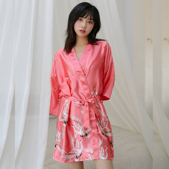 [HCM]Áo choàng ngủ lụa cao cấp kiểu kimono in hình chim hạt sang trọng với màu Hồng siêu xinh