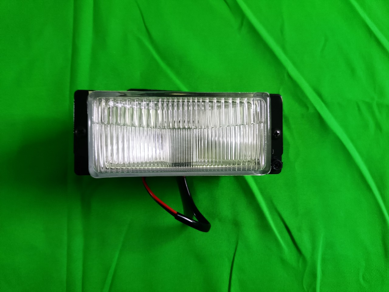 Đèn cản sương mù gầm xe tải isuzu 100p , nkr ,vm