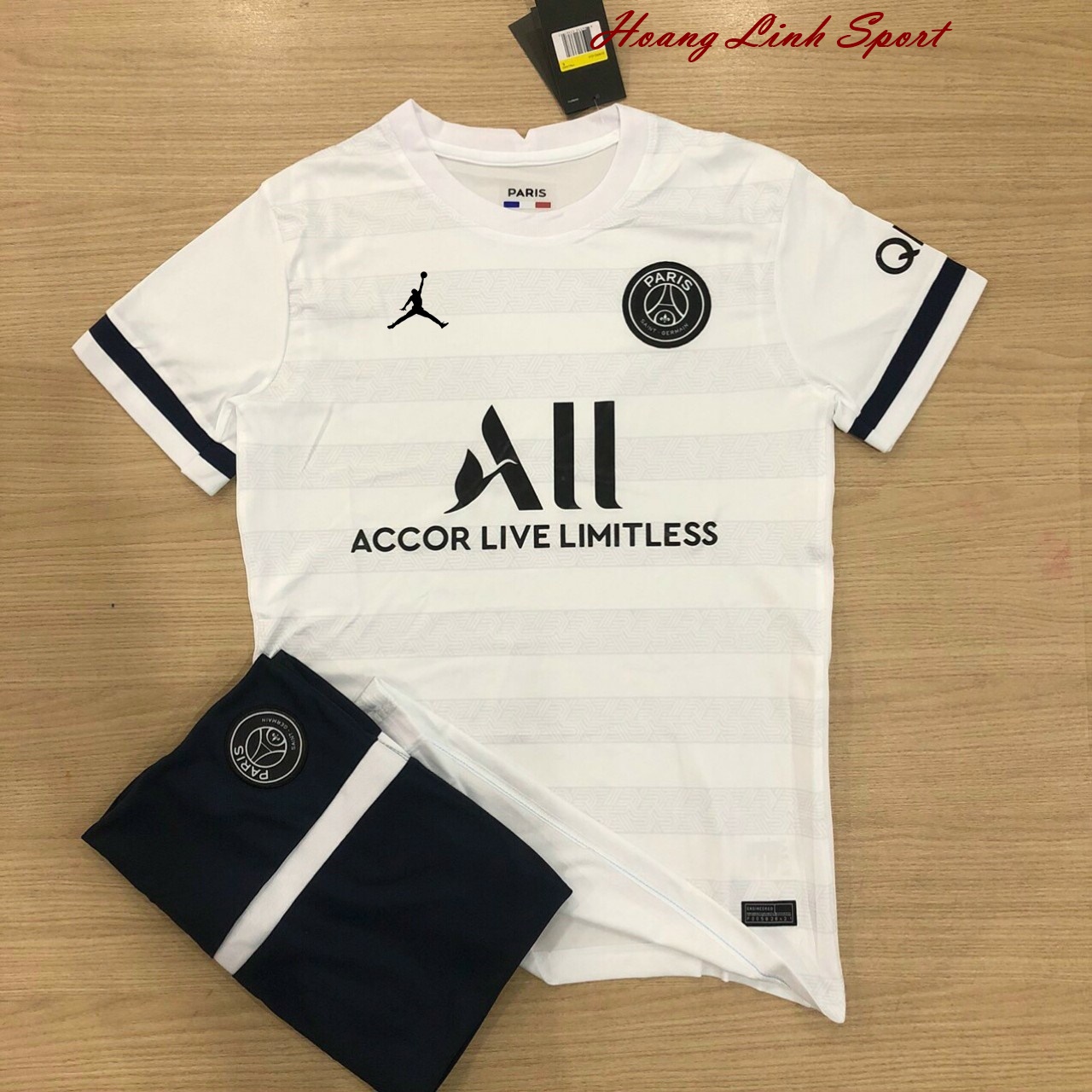 Áo Bóng Đá CLB PSG-Paris Saint-Germain- Mẫu Tập Trắng -VẢi Thi Đấu -Chất Vải Polyester Thái Cao Cấp
