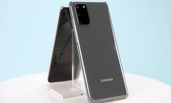 Holding a Samsung S20Plus Phone in Your Hand Is Both Beautiful and Affordable, and It's Powerful for Surfing the Web, so It's Really Ok. - 2