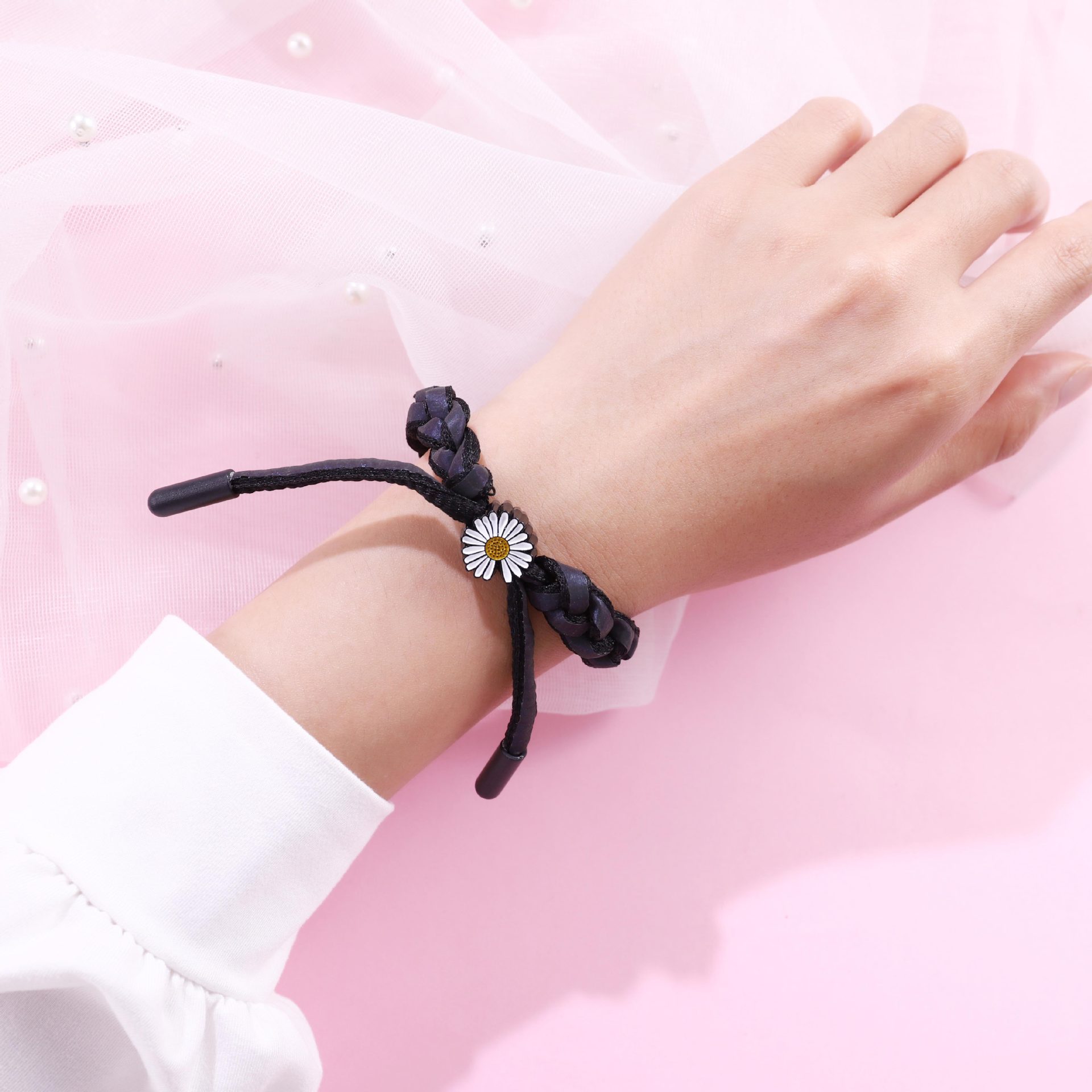 Phiên bản Hàn Quốc của dây đeo tay hoa cúc nhỏ nam và nữ trong thời trang người lưới màu đỏ giống nhau vòng tay hoa cúc vài dây bện tay đơn giản