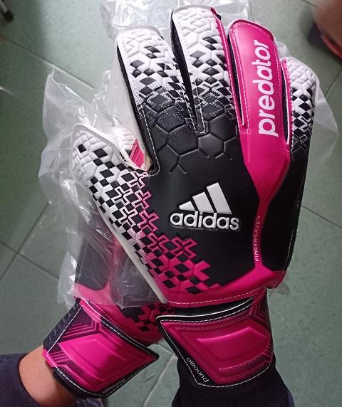 GĂNG TAY THỦ MÔN BÓNG ĐÁ AIDAD CÓ XƯƠNG , DA CHỐNG THẤM NƯỚC
