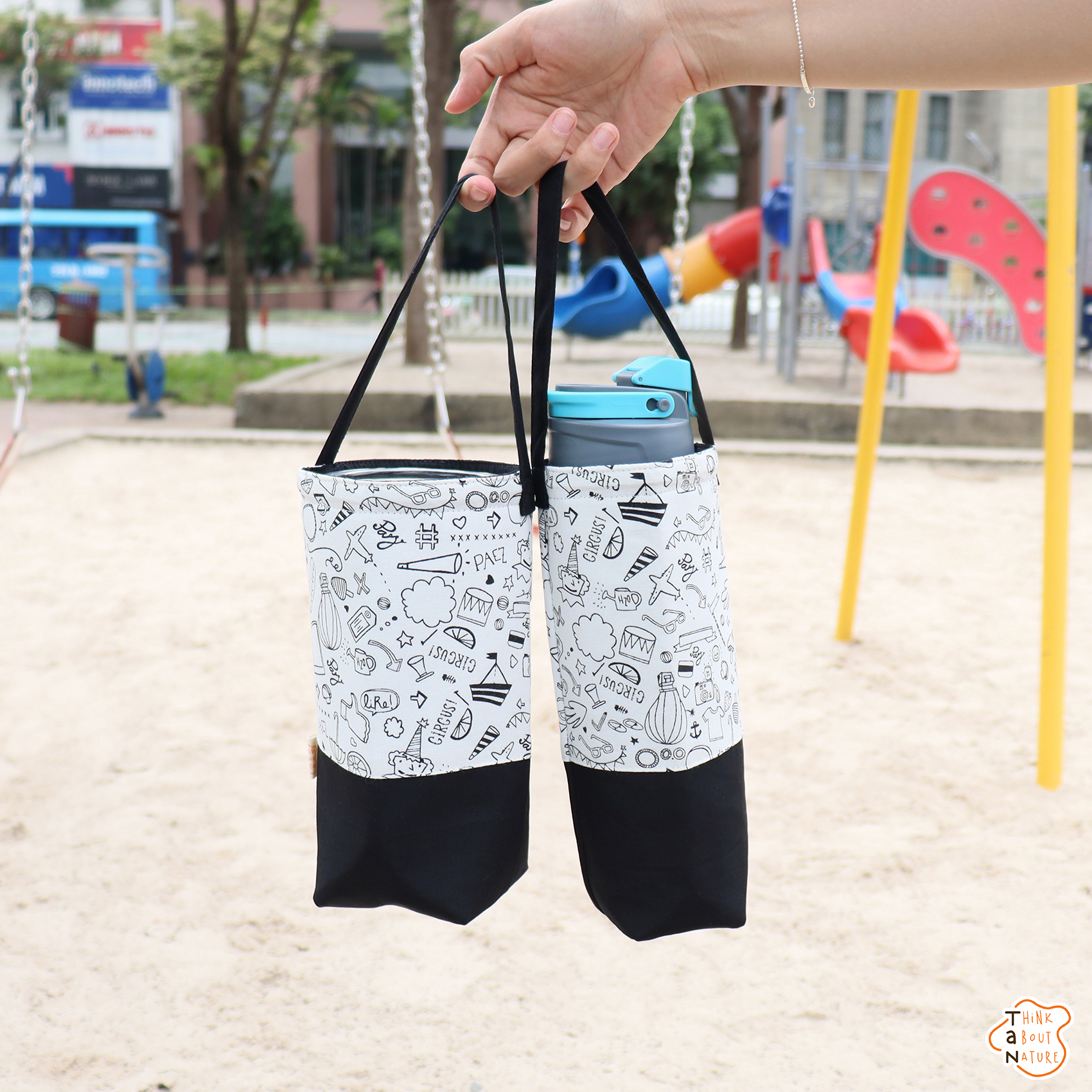 [HCM]Túi vải đựng bình nước họa tiết vẽ vời doodle / Túi xách nữ đựng bình nước/ Túi xách mini/ Túi tote nữ/ Eco friendly bottle bag for girl/ Fabric bags/ Cupholder for bike/ Cute eco lively bottle keeper/ Túi vải bảo vệ môi trường CB003