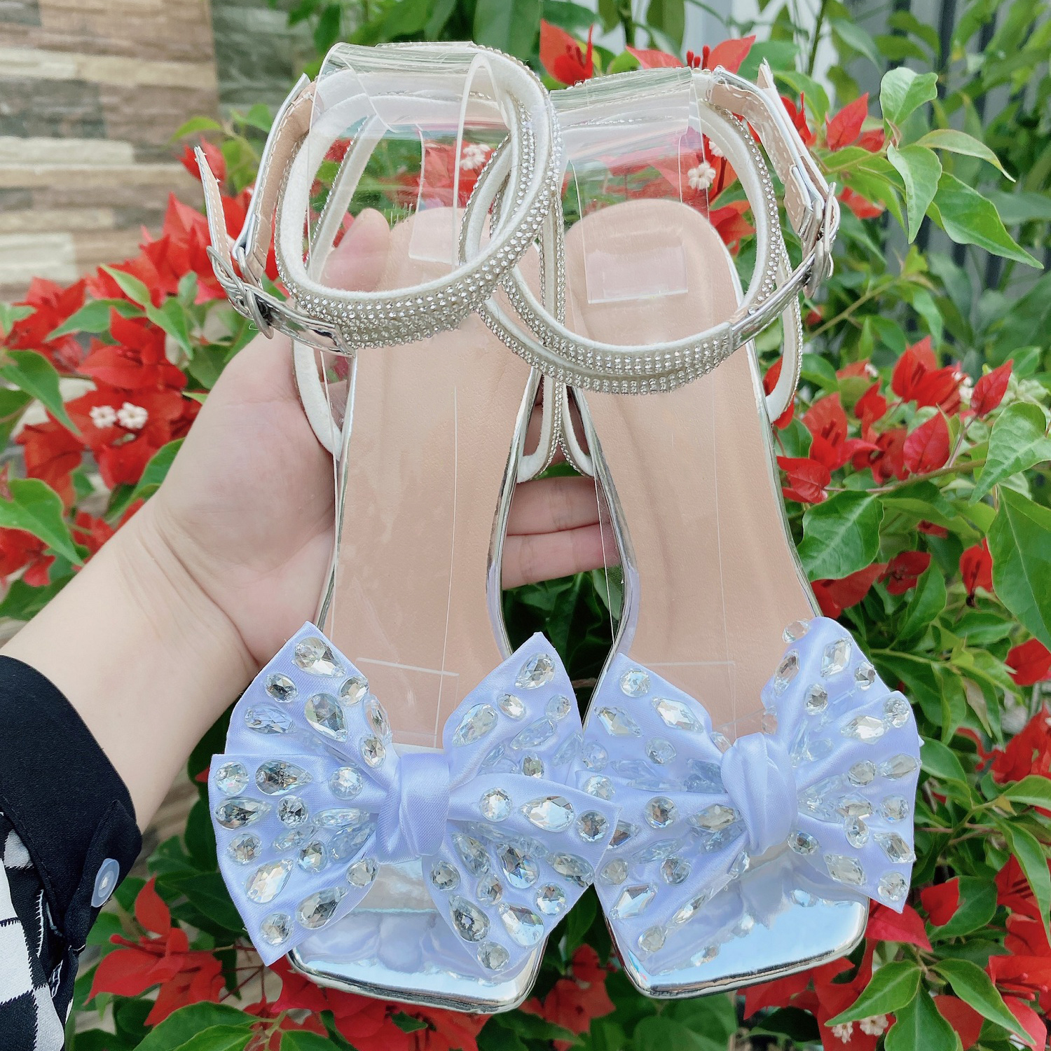 Guốc nữ 7 phân cực xinh nơ đính đá màu bạc
