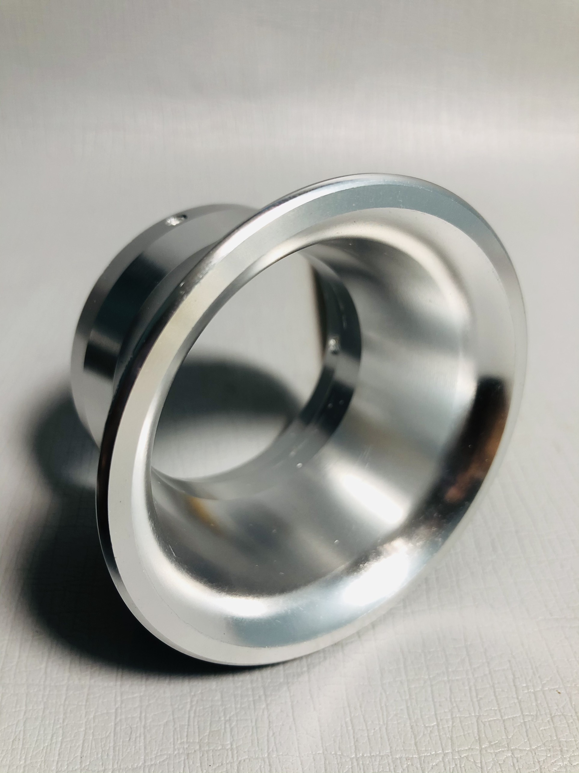Loa kèn gắn bình bông mai / ga dẹp 28mm - Phi trong 50mm