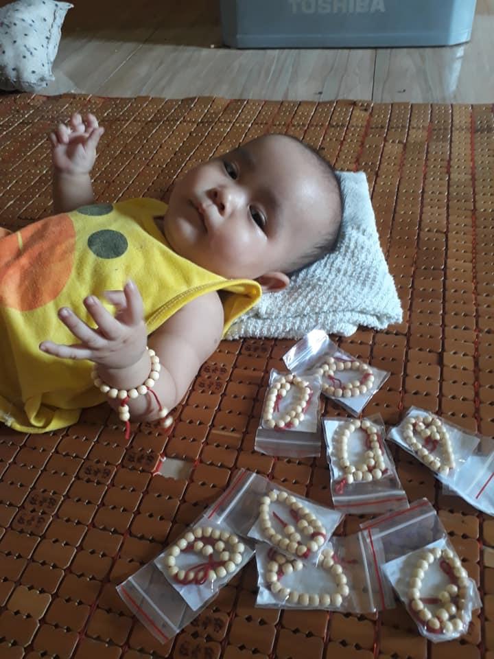 2 vòng dâu tằm cho bé