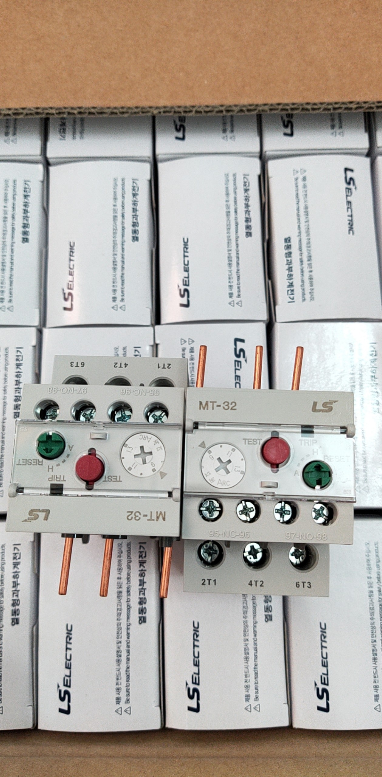 Rơ le nhiệt LS MT-32 Chính hãng (1.6-2.5A)(2.5-4A)(4-6A)(5-8A)(6-9A)(7-10A)(9-13A)(12-18A)(16-22A)(18-25A)(22-40A)
