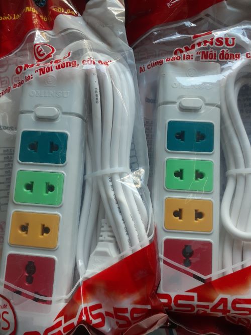 Ổ cắm lõi sứ dây dài 4.5m, chống cháy công suất 2000w ominsu, ổ cắm 4 lỗ 2 ổ đôi 2 ổ 3 lỗ giá rẻ npp.