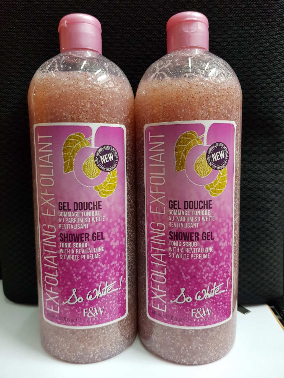 Sữa tắm cát tẩy tế bào chết làm sáng da F&W PARIS 940ml