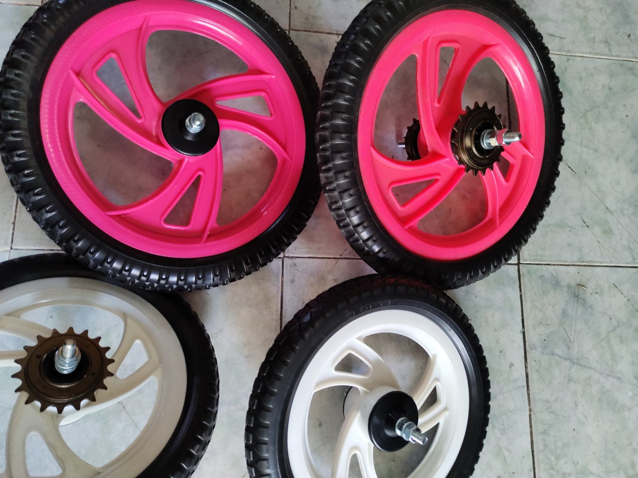  Bánh xe đạp thay thế cho xe đạp trẻ em đường kính 32 cm  14 Inch  bánh đúc đặc ruột trước   sau màu hồng   trắng 