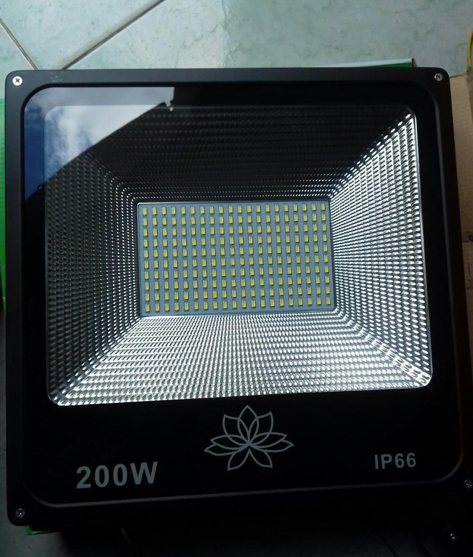 [HCM]Đèn Pha Led IP66 Siêu mỏng siêu sáng 200W (Ánh Sáng Trắng)