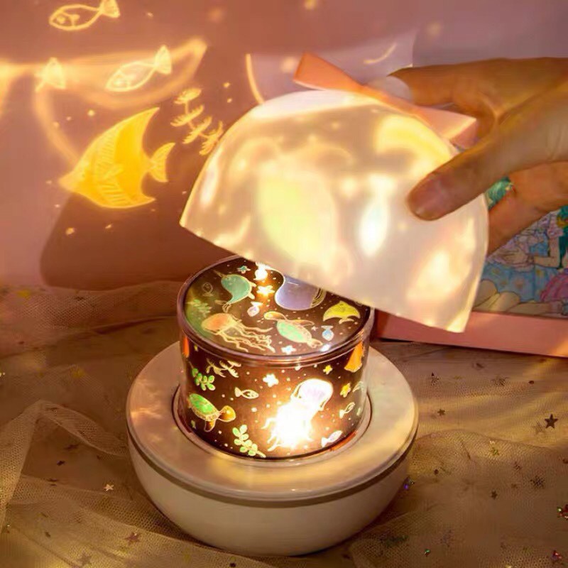 Đèn ngủ ngàn sao , đèn ngủ cắm điện , đèn ngủ 3d siêu cute tự động xoay Có 6 hình trong 1 bộ sản phẩmTùy ý thay thế đèn ngủ cao cấp