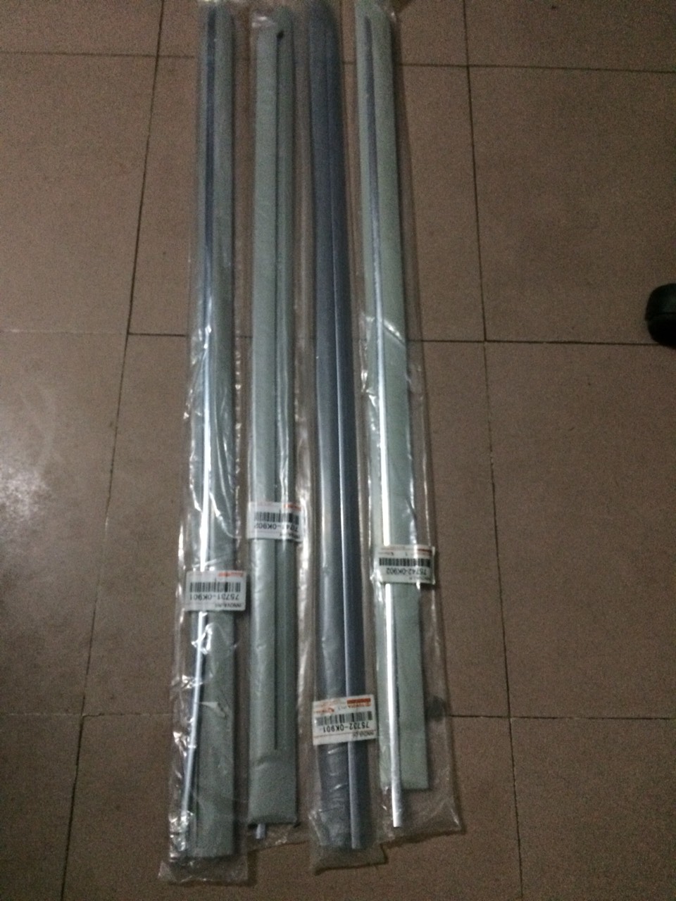 Nẹp cửa Innova 05-12 (Chỉ Mạ, Giá Bán 1 Chiếc) OEM