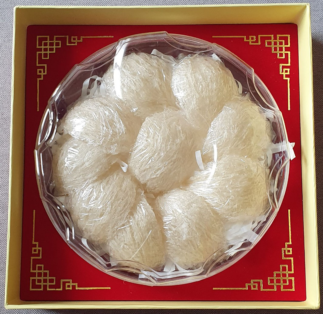 [MUA 1 TẶNG 3] HỘP QUÀ TẶNG + KÈM TÁO ĐỎ + ĐƯỜNG PHÈN / TỔ YẾN SÀO THIÊN NHIÊN TINH CHẾ RÚT SẠCH LÔNG CAO CẤP BỔ DƯỠNG