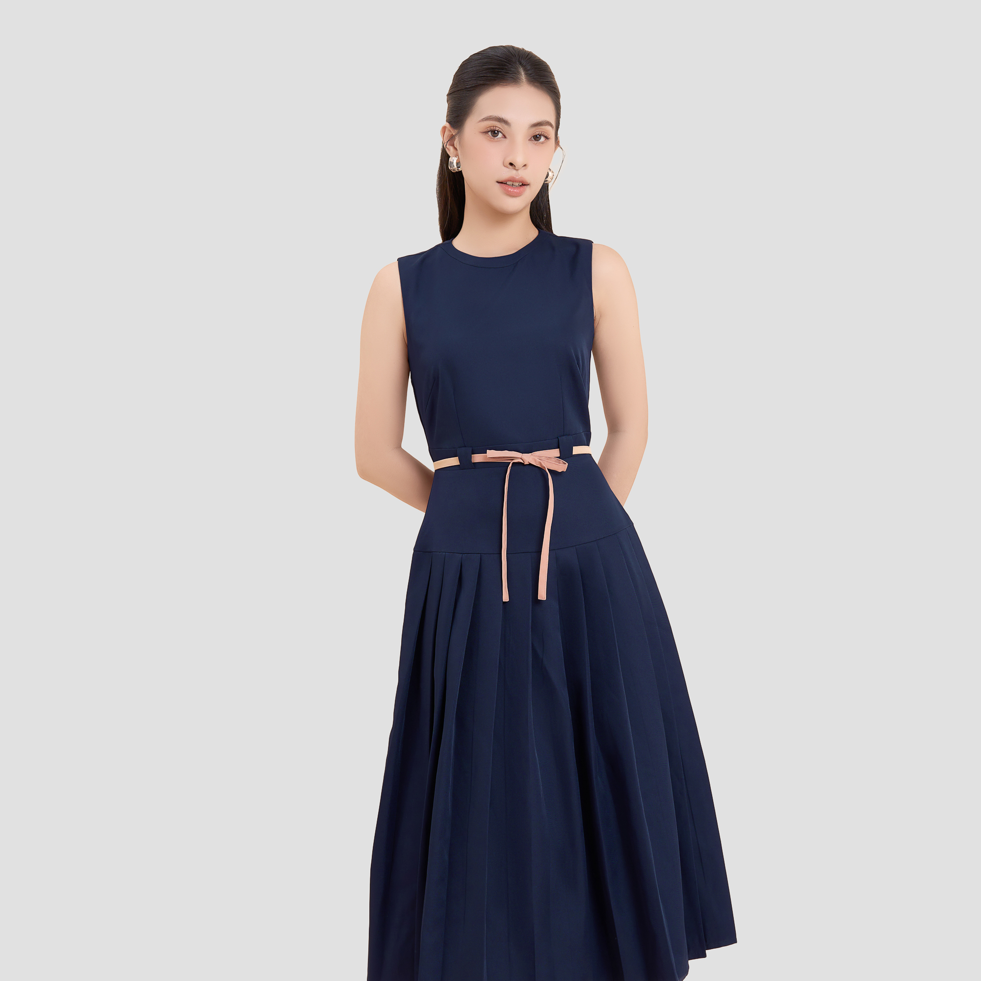 Đầm midi cotton xếp ly tùng Maybi