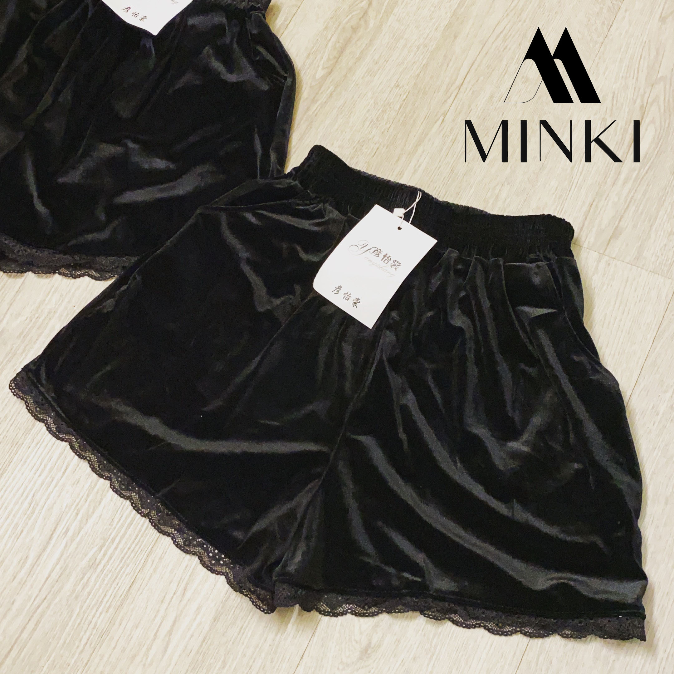 QUẦN SOOC ĐÙI NHUNG MỀM SANG CHẢNH - CHẤT LIỆU NHUNG PHA REN THU ĐÔNG 2021 - HÀNG LOẠI 1 CHẤT LƯƠNG CAO - MÀU ĐEN