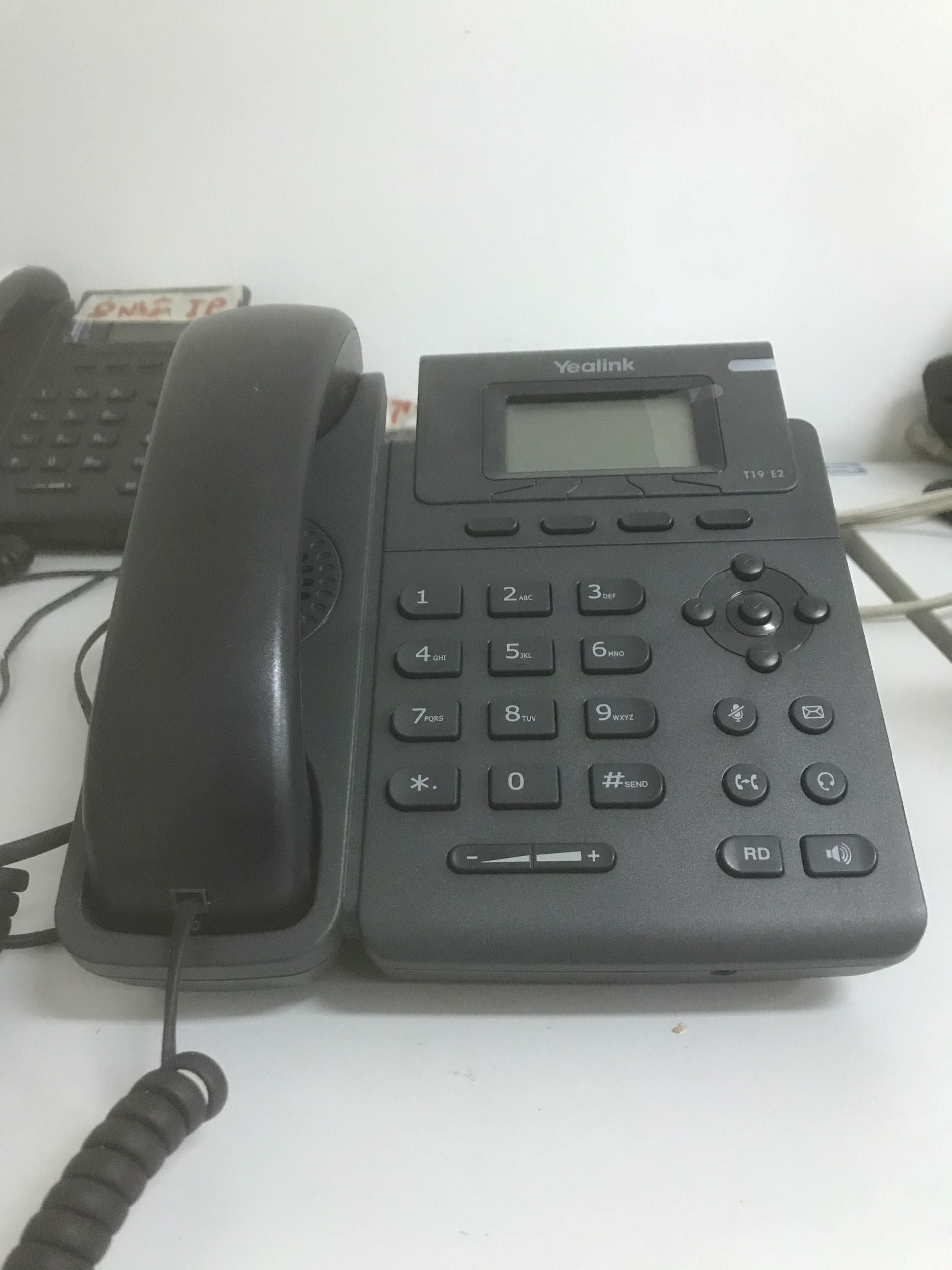 Điện thoại bàn IP Phone Yealink T19 E2