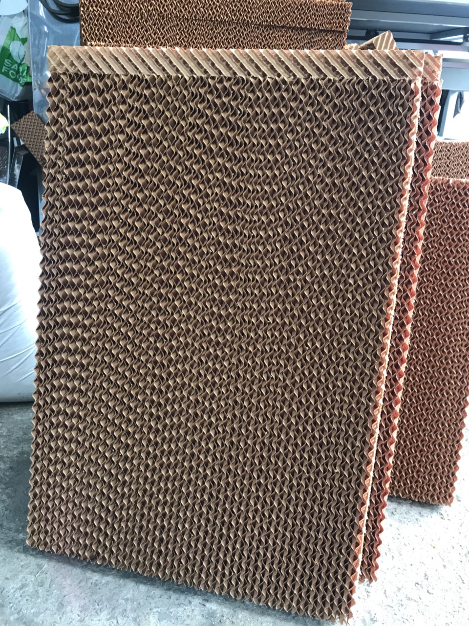 Tấm Giấy làm mát cooling pad quạt hơi nước size 35x30x4 - nhận cắt theo size yêu cầu !