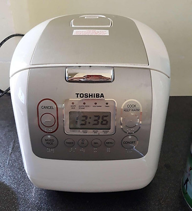 Nồi cơm điện tử Toshiba 1.8 lít RC-18NMF ( HÀNG TRƯNG BÀY ) SX THAI LAND