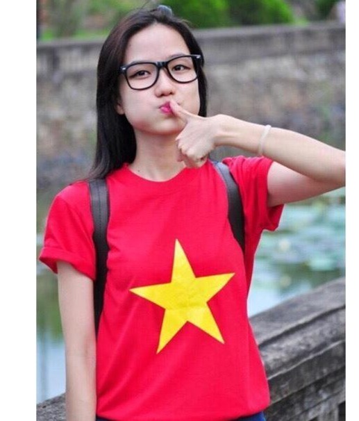 Áo thun cờ đỏ sao vàng