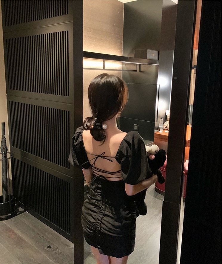 Đầm hở lưng dây đan sườn nhún tay phồng quyễn rũ