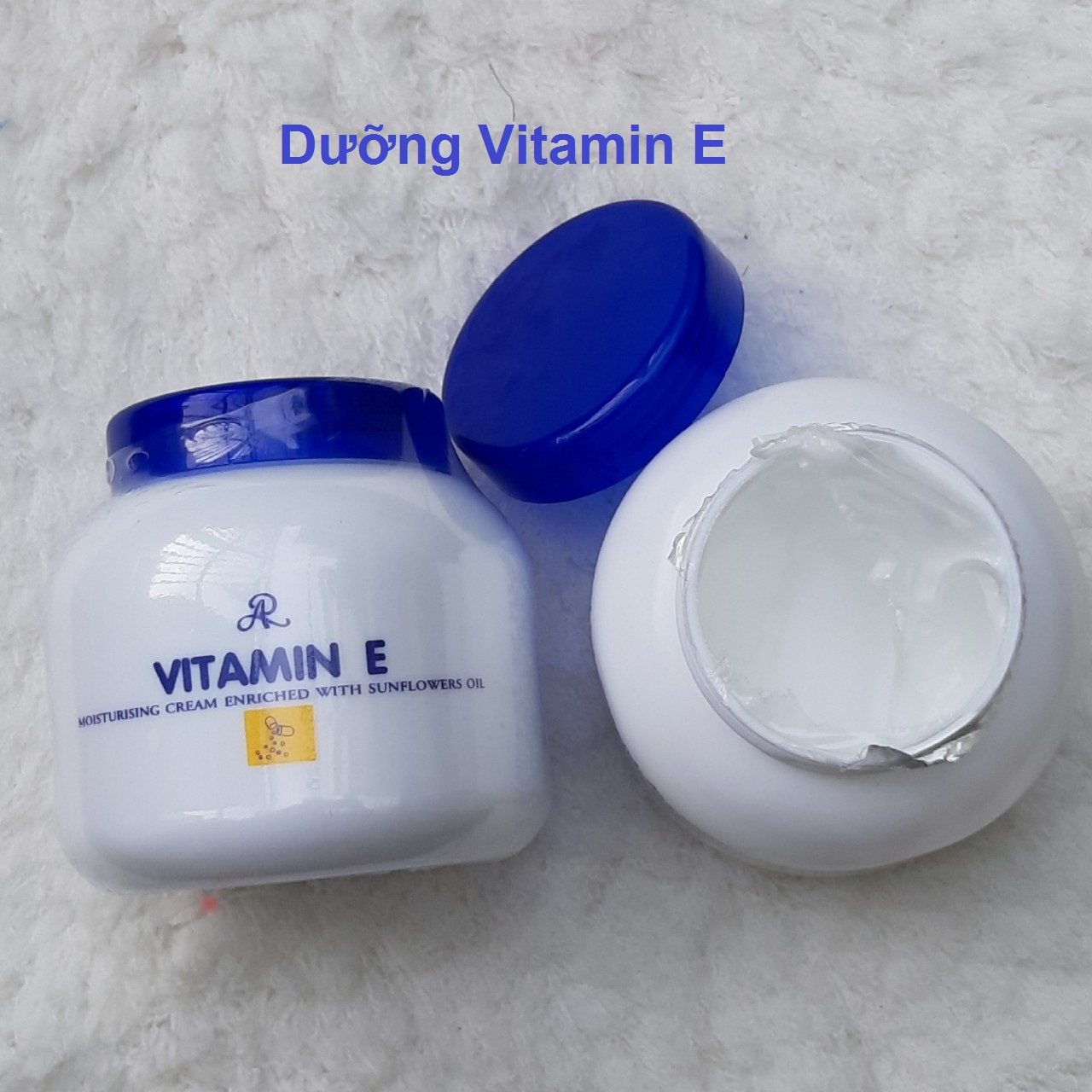 Kem sữa dưỡng trắng da body Vitamin E 200ml Thái Lan