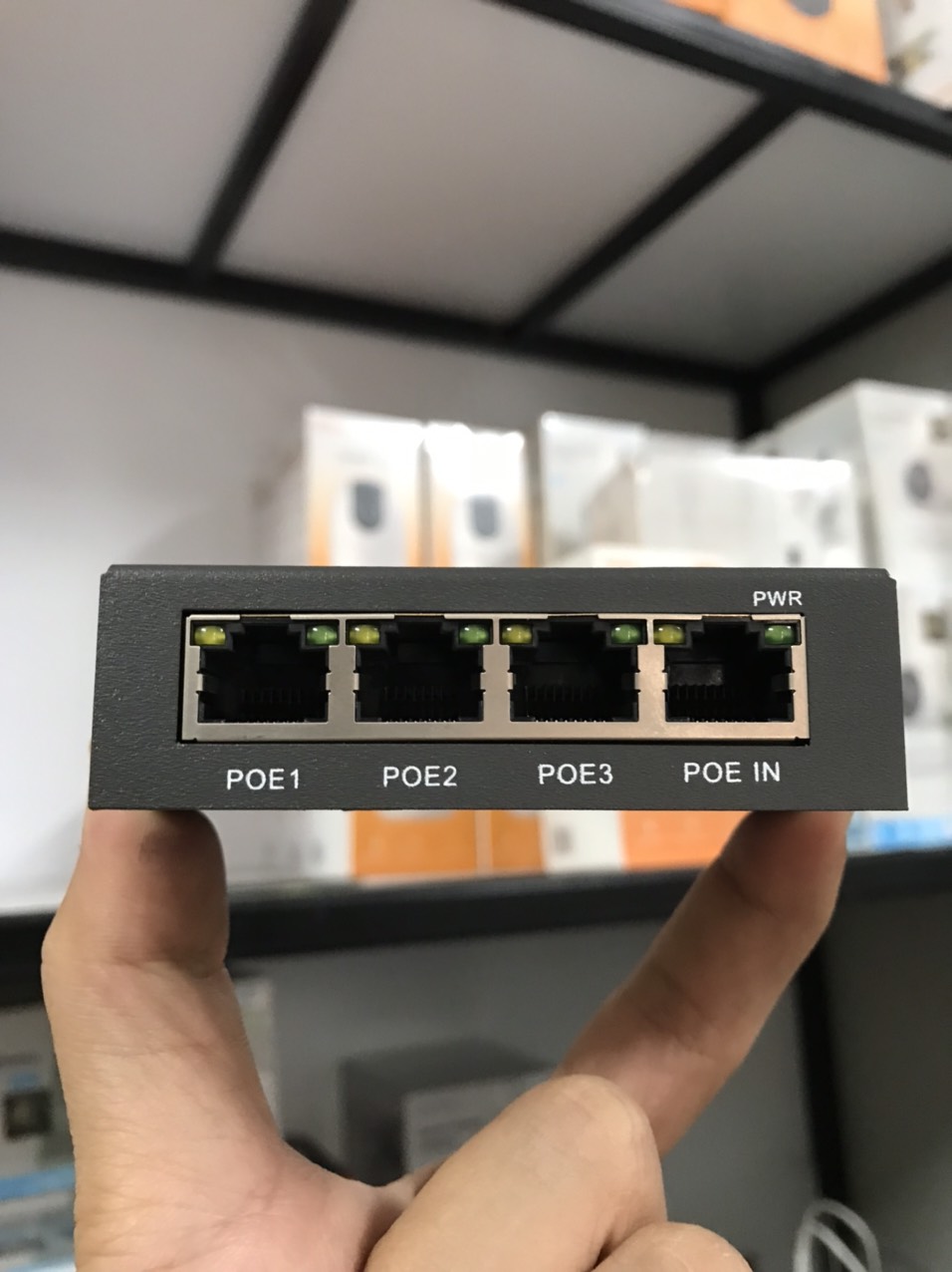 Poe extender - bộ chia poe 1 ra 3,không cần cắm nguồn, lấy nguồn từ cổng poe