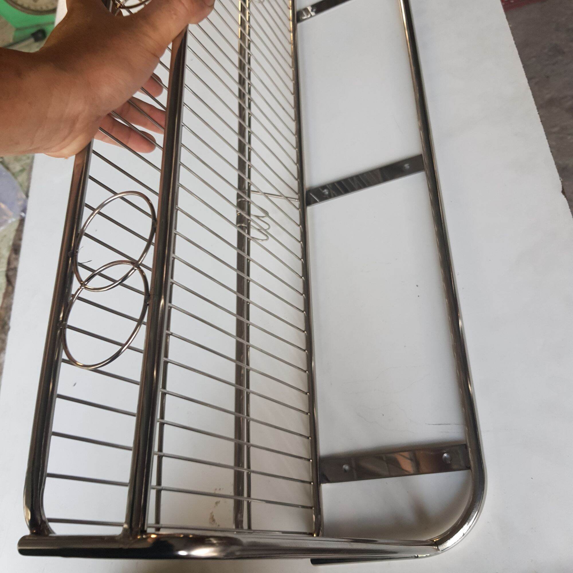 Kệ treo 1 tầng vỉ inox , bề rộng 30cm , bề dài 80cm ,có dĩa và không dĩa ,  có móc treo đi kèm .