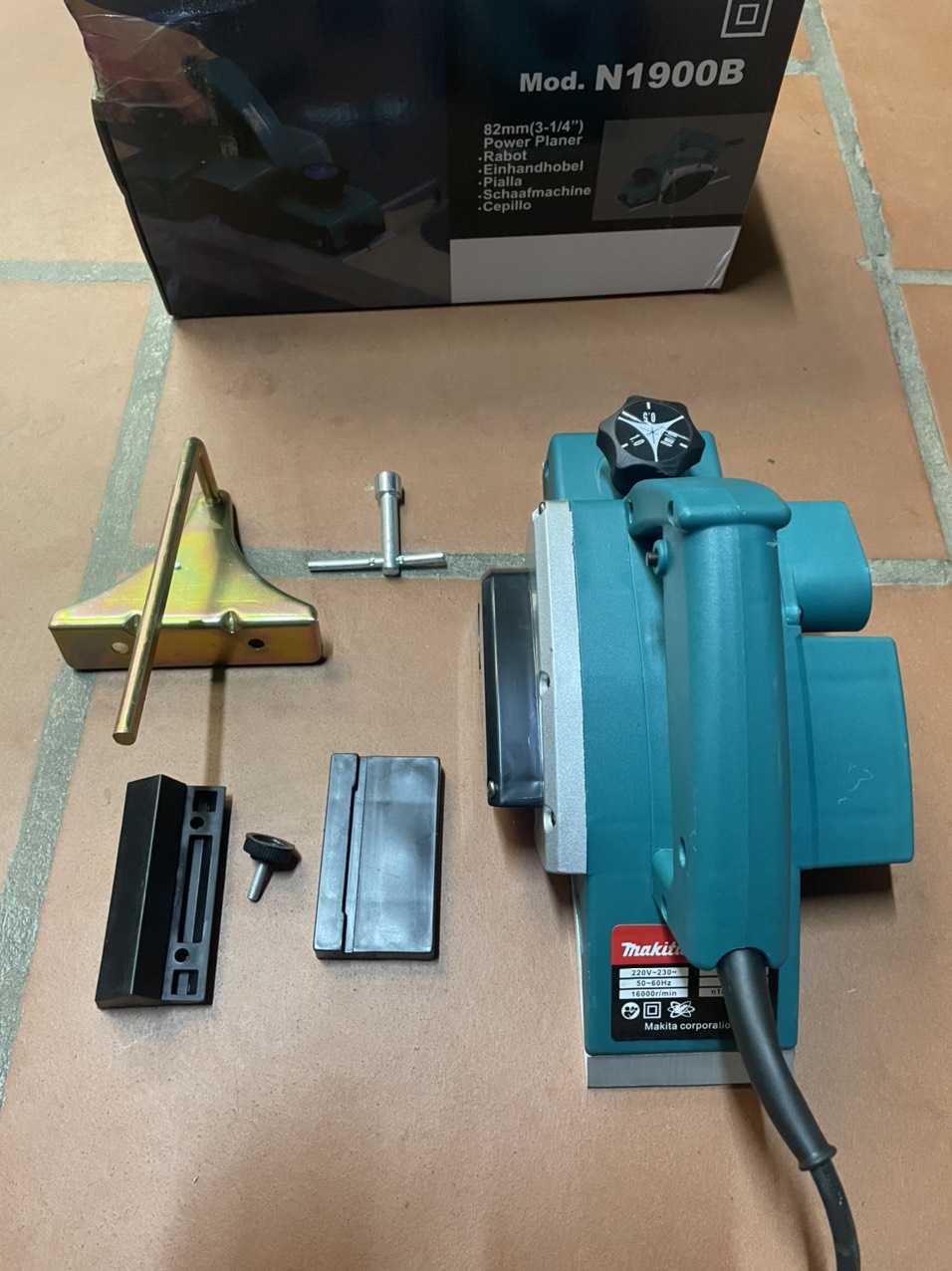 Máy bào gỗ đa năng makita lõi đồng 100 % .máy bào gỗ cầm tay mini makita dụng cụ bào gỗ tiện lợi bh 12 tháng