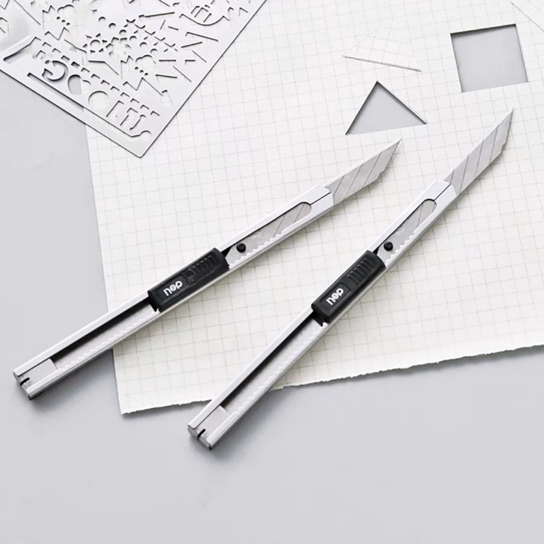 Dao rọc giấy deli mã e2034