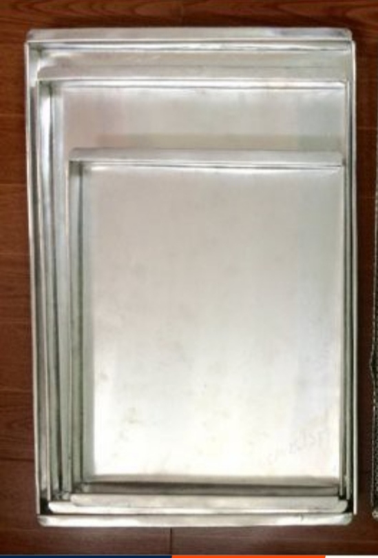 [HCM]Mâm nướng bánh ngọt  bánh bông lan viền niền Kim loại kích thước 40cm*60cm