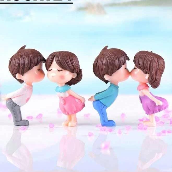 [HCM]Phụ kiện tiểu cảnh - Cặp đôi hôn nhau trang trí terrarium chậu cây mini sen đá